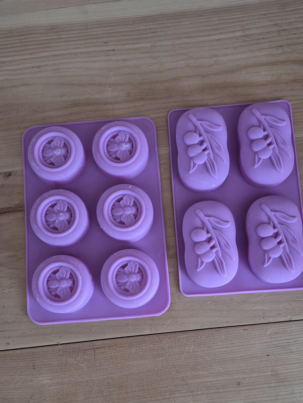💙 2 Pc Bundle - Silicone Soap, Resin Art Mold Tray